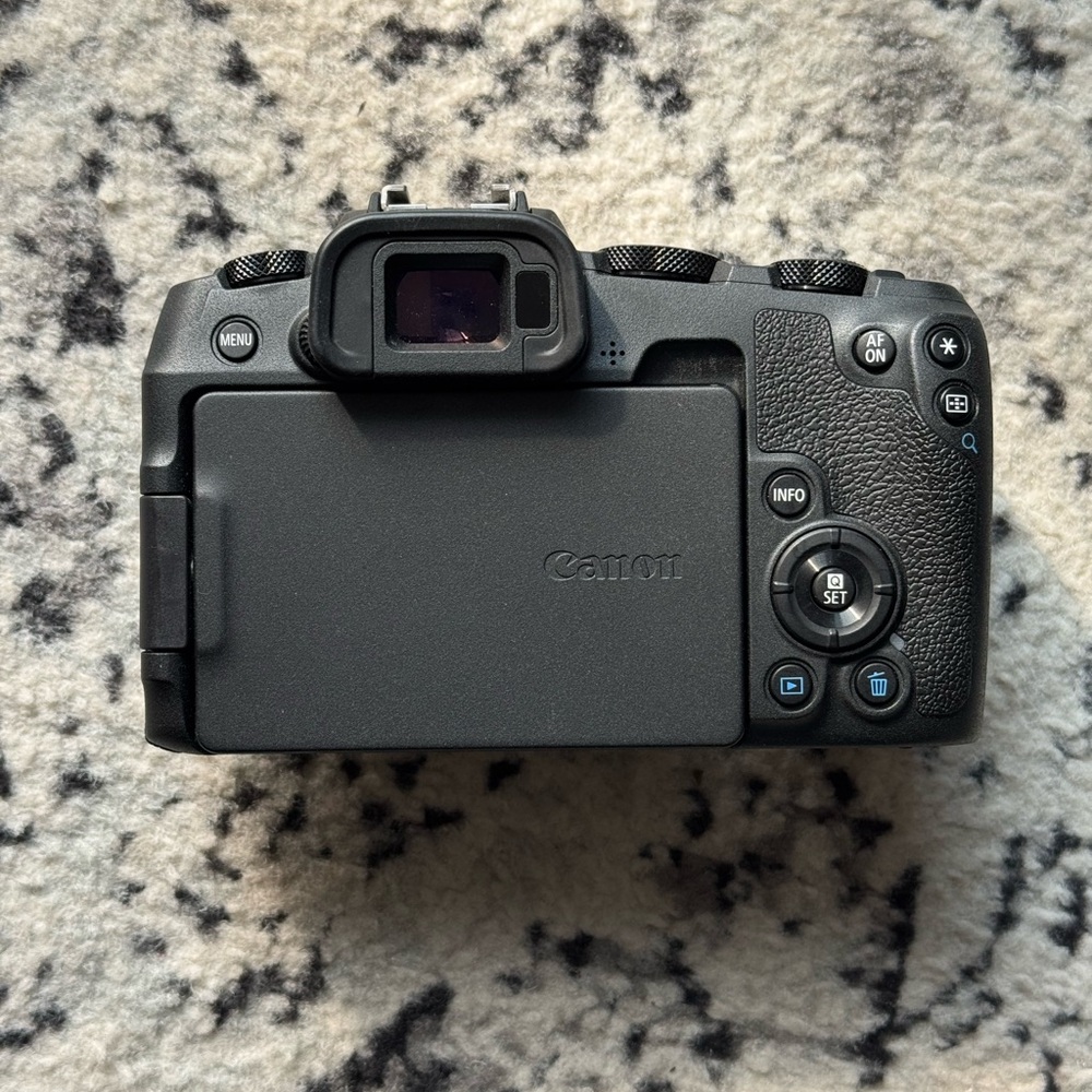 Canon EOS RP mirrorless camera BODY - Picture 5 of 14